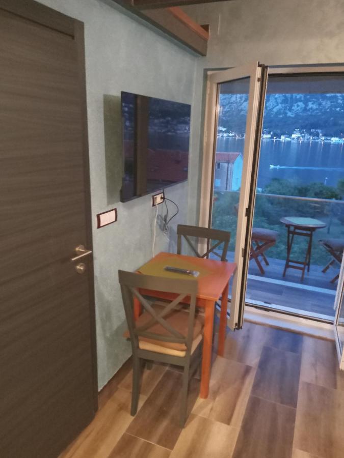 Apartments With Sea View In Prcanj 科托尔 客房 照片